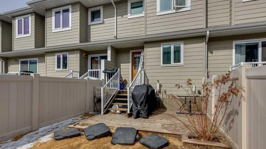 339 Viscount Drive Red Deer AB T4R 0S2