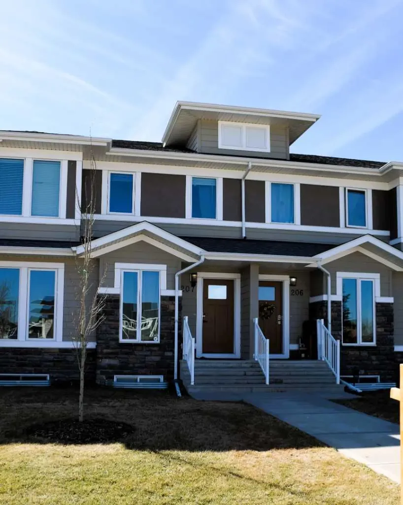 339 Viscount Drive Red Deer AB T4R 0S2