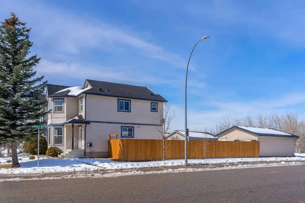 92 Taradale Drive NE Calgary AB T3J 4W7
