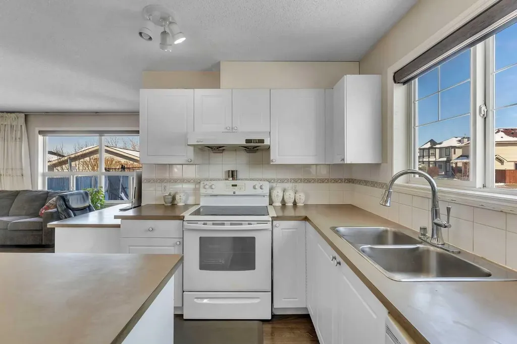 92 Taradale Drive NE Calgary AB T3J 4W7