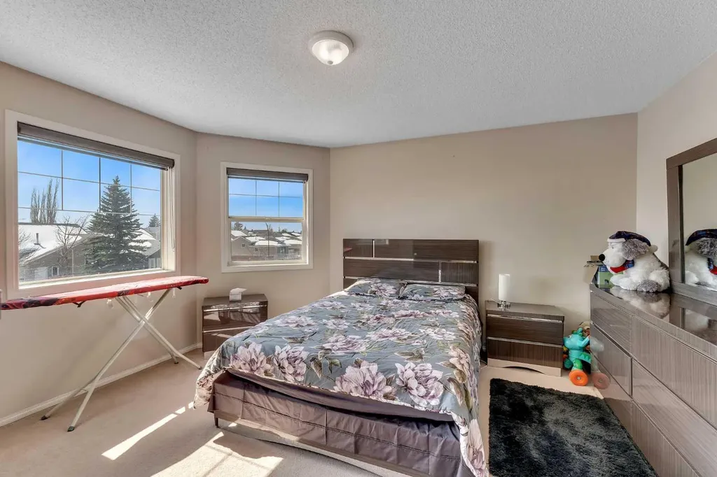 92 Taradale Drive NE Calgary AB T3J 4W7