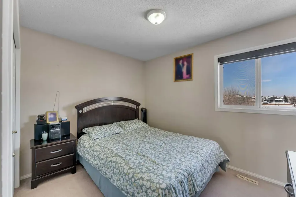 92 Taradale Drive NE Calgary AB T3J 4W7