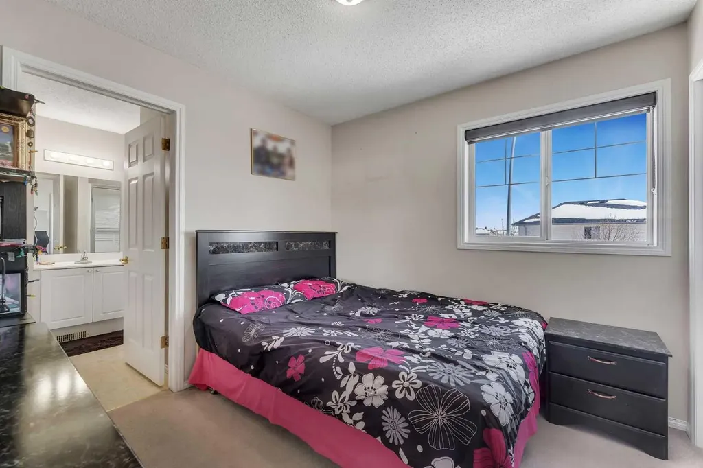 92 Taradale Drive NE Calgary AB T3J 4W7
