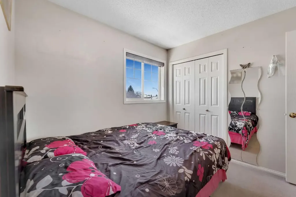 92 Taradale Drive NE Calgary AB T3J 4W7