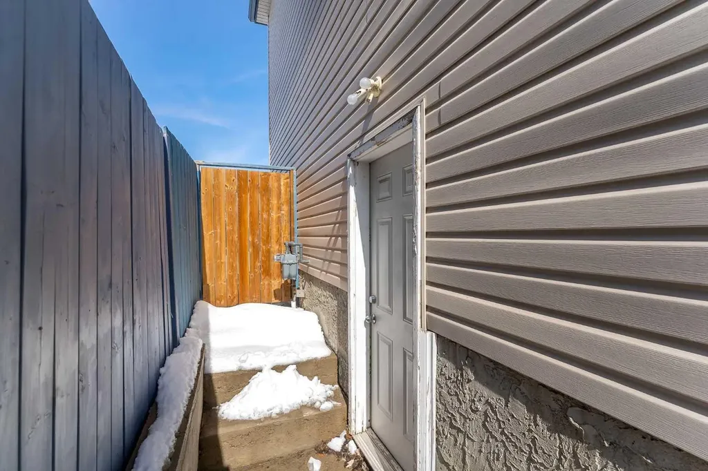 92 Taradale Drive NE Calgary AB T3J 4W7