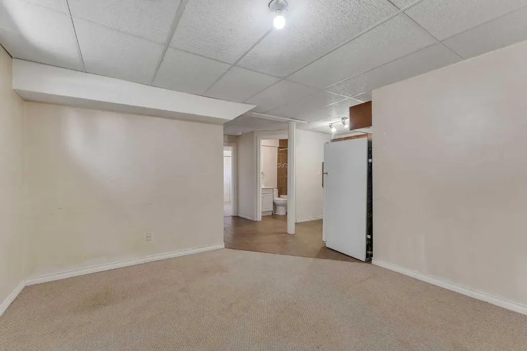 92 Taradale Drive NE Calgary AB T3J 4W7