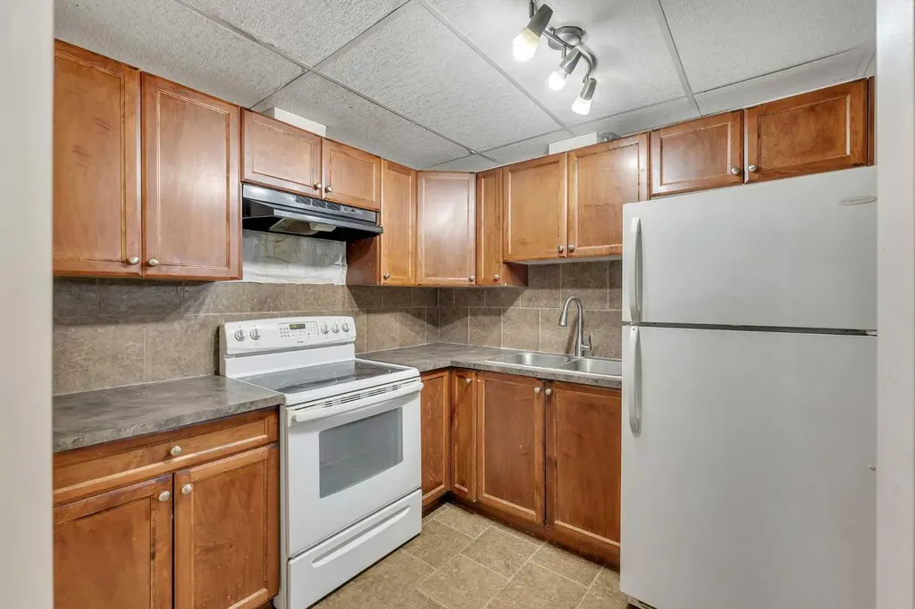 92 Taradale Drive NE Calgary AB T3J 4W7