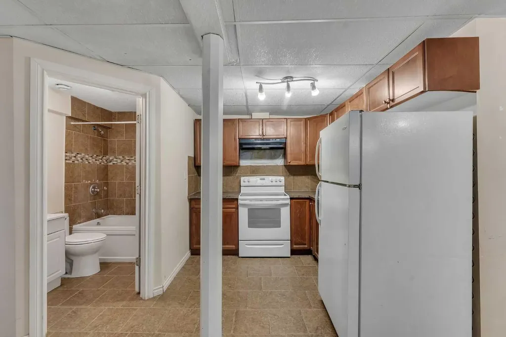 92 Taradale Drive NE Calgary AB T3J 4W7