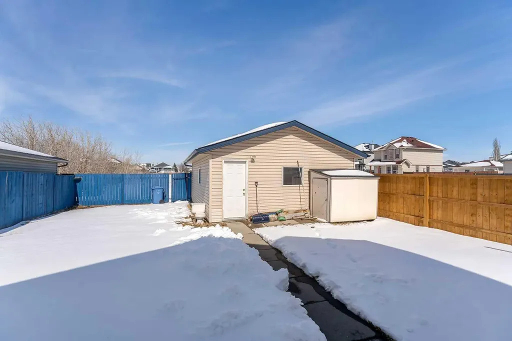 92 Taradale Drive NE Calgary AB T3J 4W7