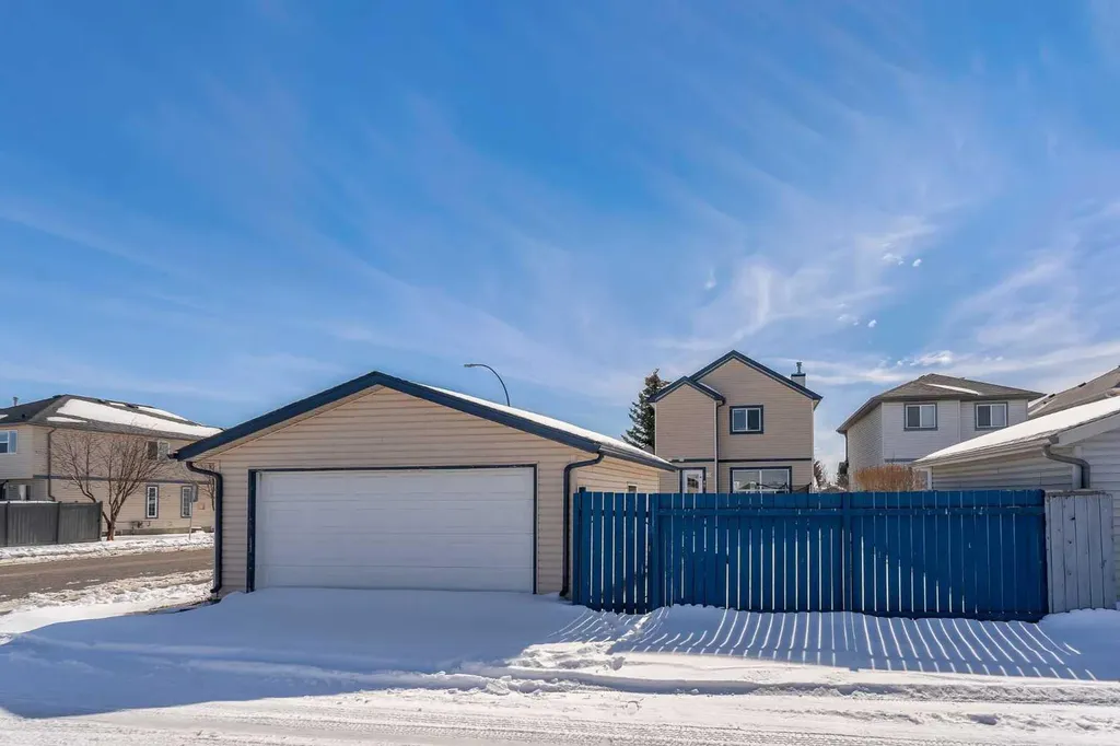 92 Taradale Drive NE Calgary AB T3J 4W7