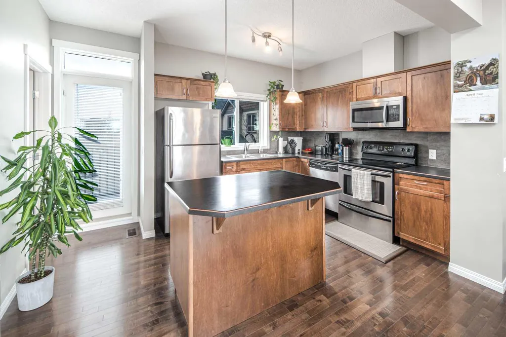159 Kincora Heath NW Calgary AB T3R 0G6