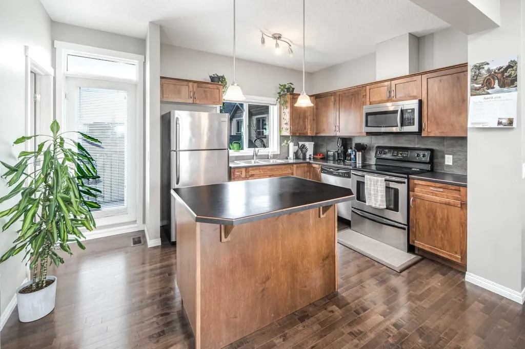 159 Kincora Heath NW Calgary AB T3R 0G6