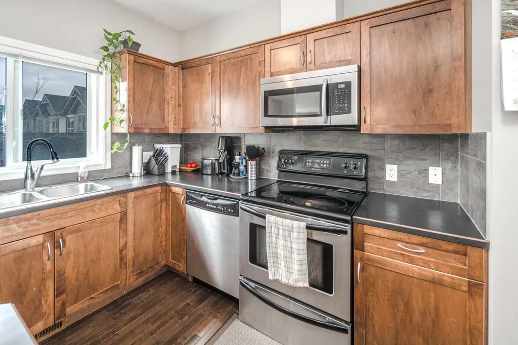 159 Kincora Heath NW Calgary AB T3R 0G6