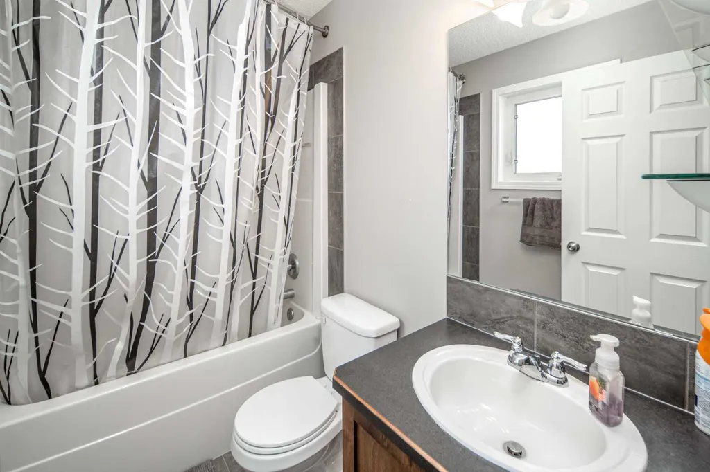 159 Kincora Heath NW Calgary AB T3R 0G6