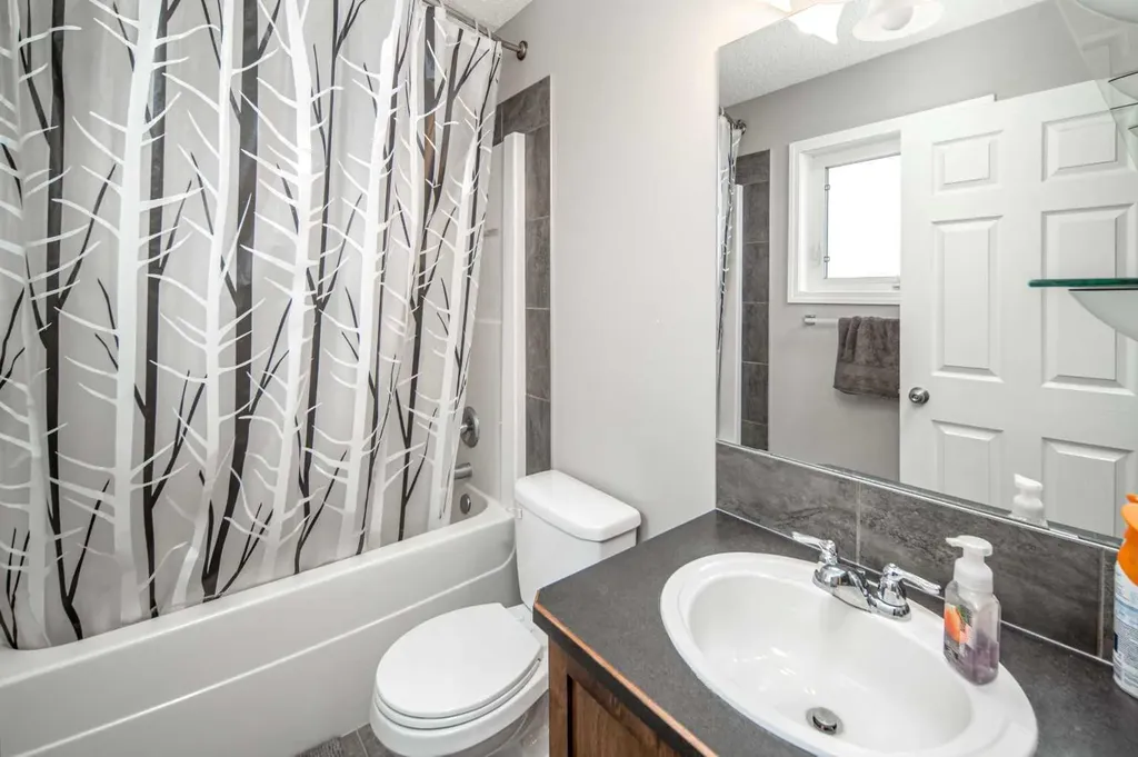 159 Kincora Heath NW Calgary AB T3R 0G6