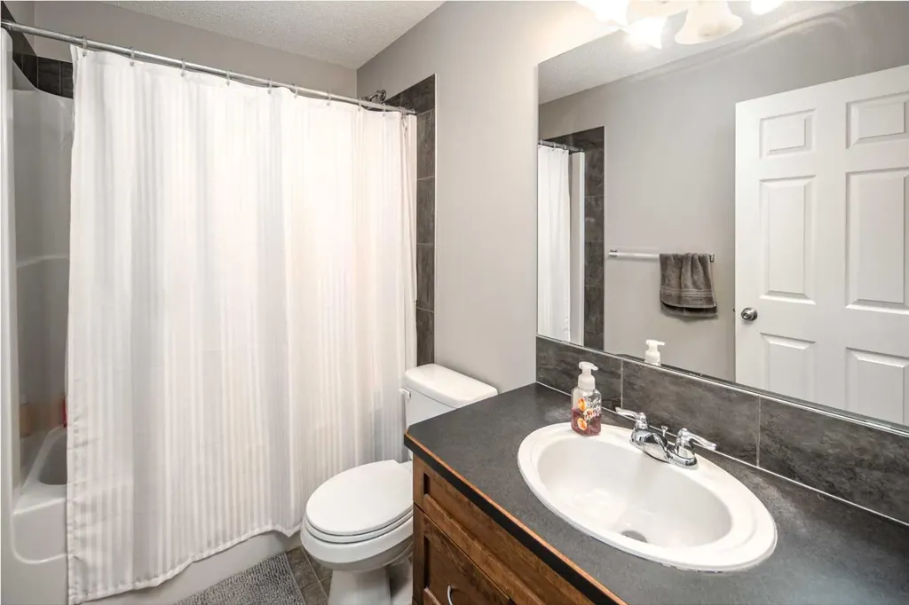 159 Kincora Heath NW Calgary AB T3R 0G6