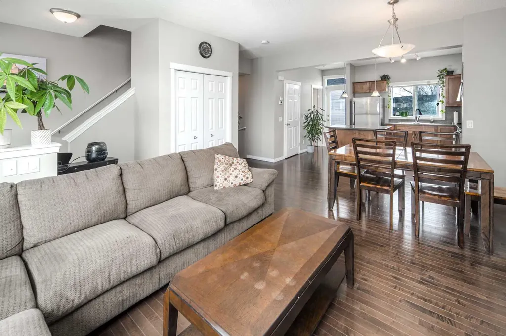 159 Kincora Heath NW Calgary AB T3R 0G6