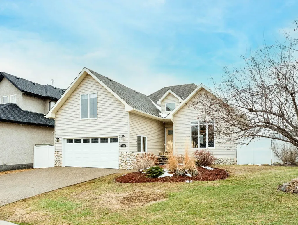 1258 1 Avenue NW Drumheller AB T0J0Y1