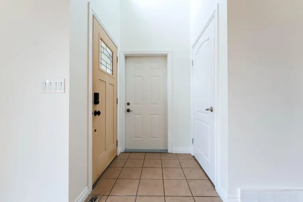 1258 1 Avenue NW Drumheller AB T0J0Y1