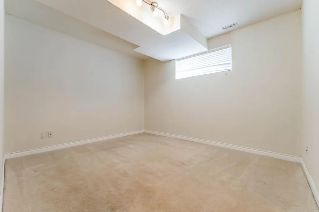 1258 1 Avenue NW Drumheller AB T0J0Y1