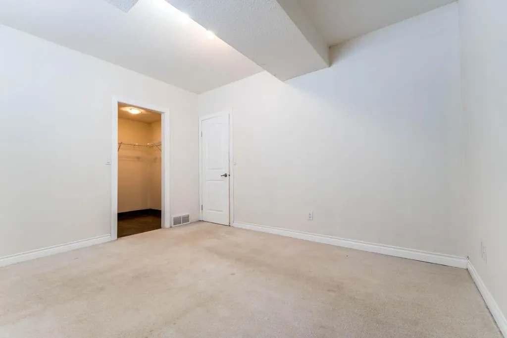 1258 1 Avenue NW Drumheller AB T0J0Y1