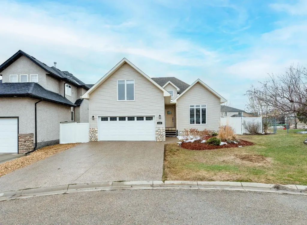 1258 1 Avenue NW Drumheller AB T0J0Y1