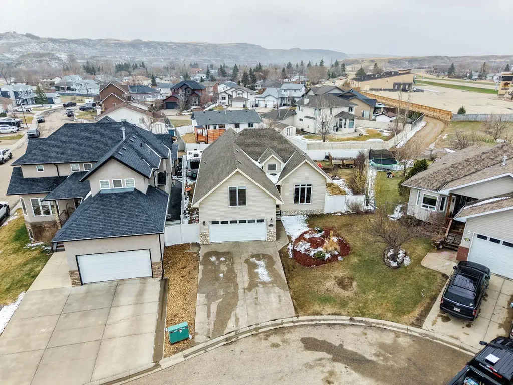 1258 1 Avenue NW Drumheller AB T0J0Y1