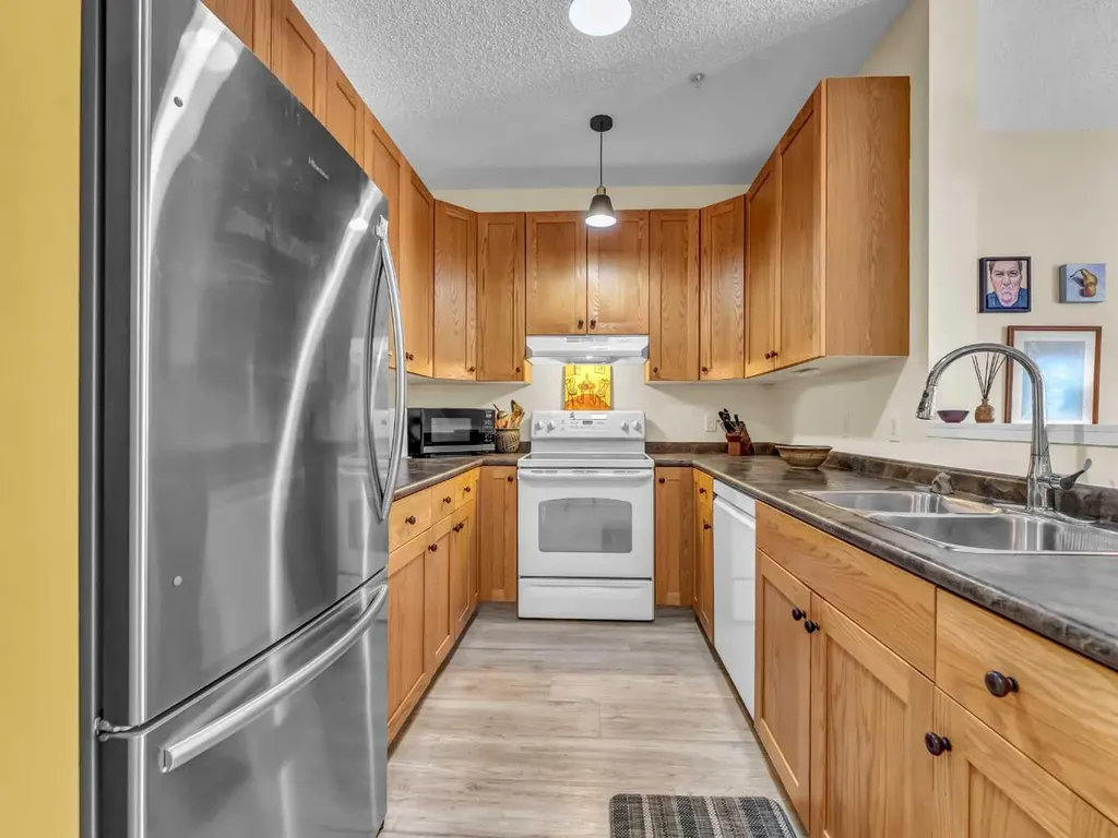 194 Sunrise Circle SW Medicine Hat AB T1B4P4
