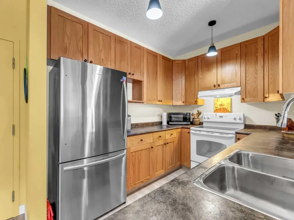 194 Sunrise Circle SW Medicine Hat AB T1B4P4