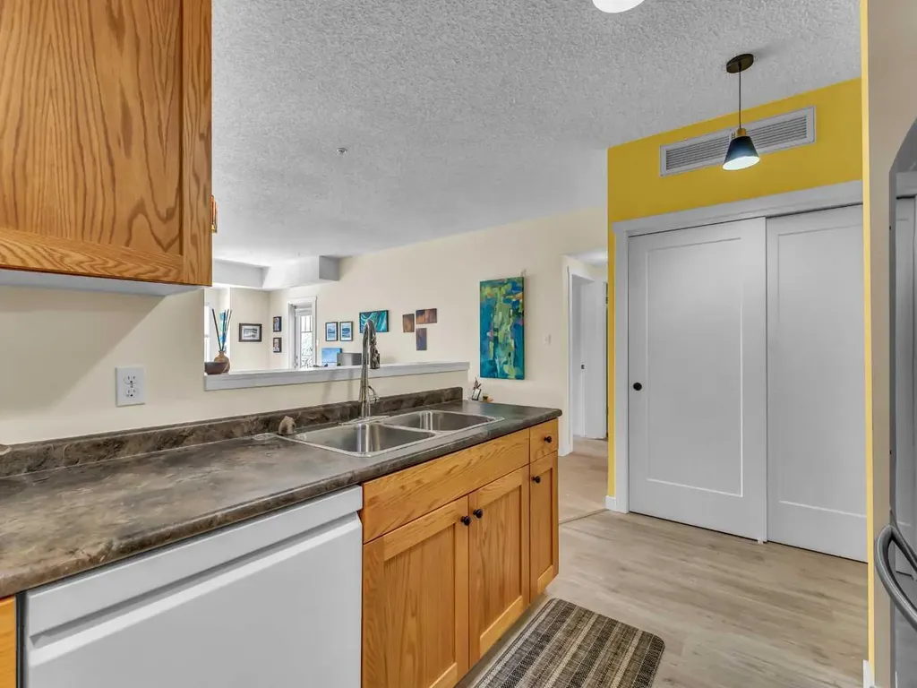 194 Sunrise Circle SW Medicine Hat AB T1B4P4