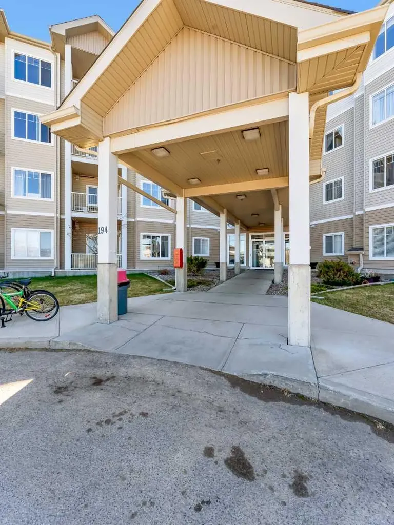 194 Sunrise Circle SW Medicine Hat AB T1B4P4