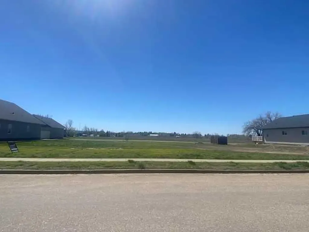 113 Upland Boulevard W Brooks AB T1R 1C5