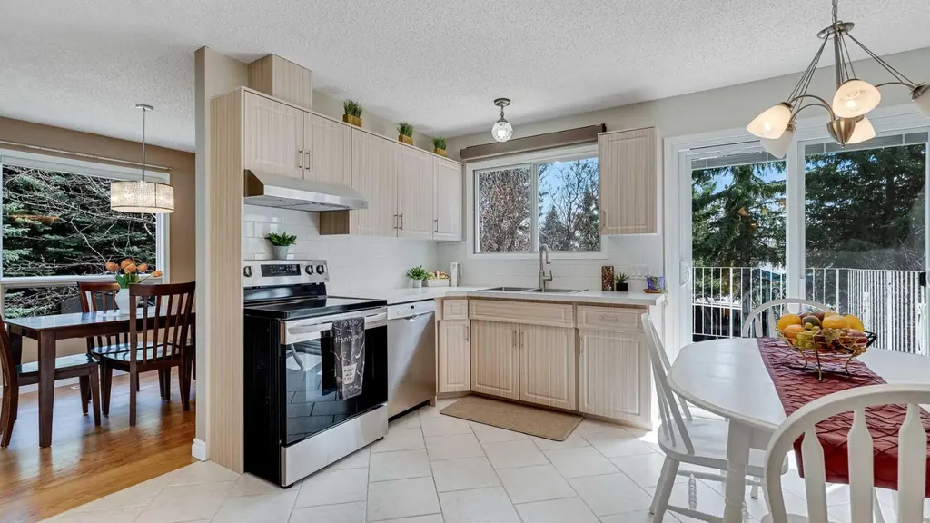 504 Suntree Place Okotoks AB T1S 1B9
