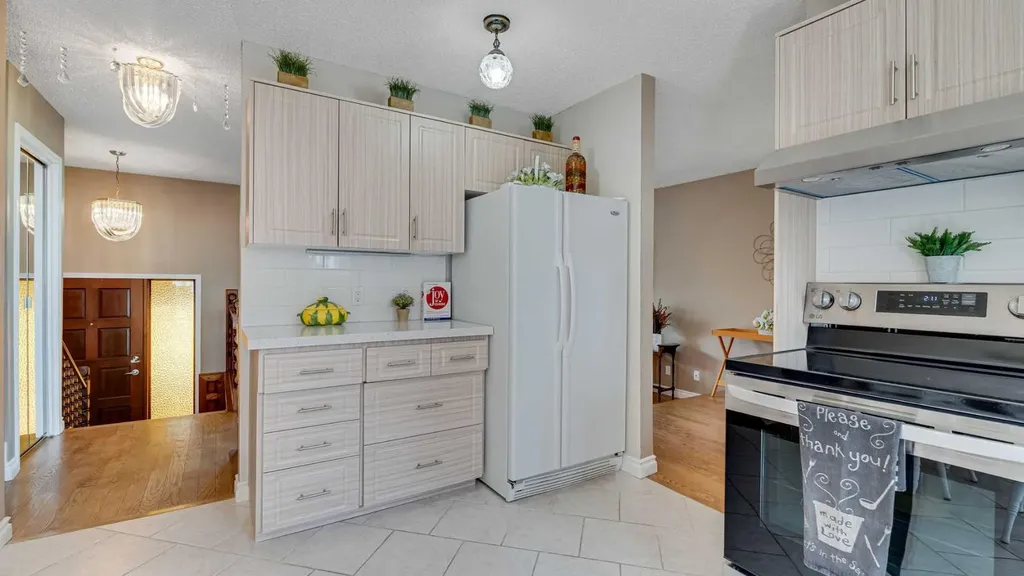 504 Suntree Place Okotoks AB T1S 1B9