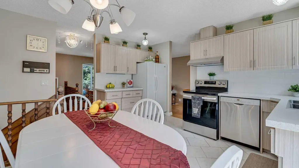504 Suntree Place Okotoks AB T1S 1B9