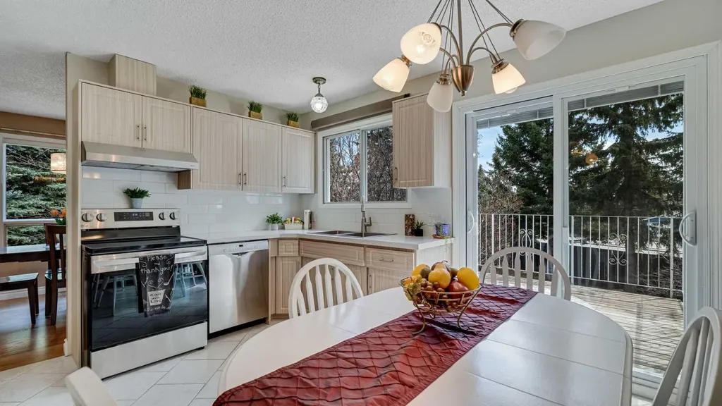 504 Suntree Place Okotoks AB T1S 1B9