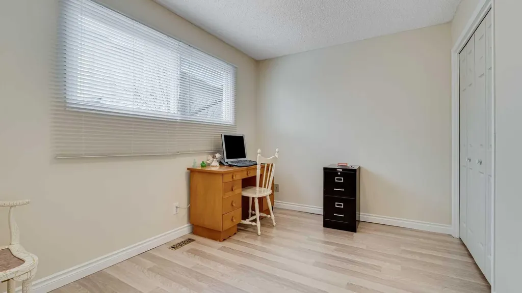 504 Suntree Place Okotoks AB T1S 1B9