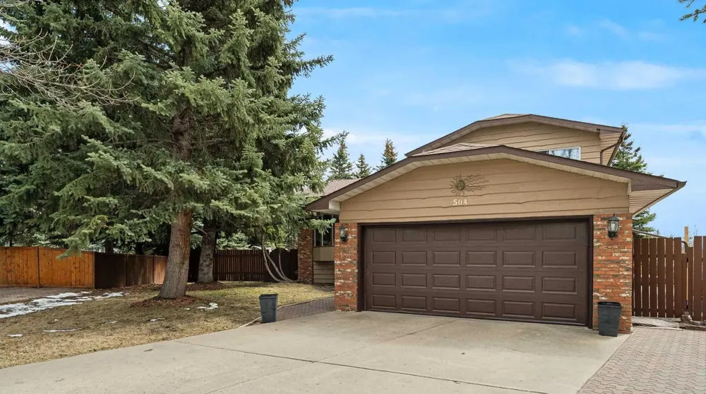 504 Suntree Place Okotoks AB T1S 1B9