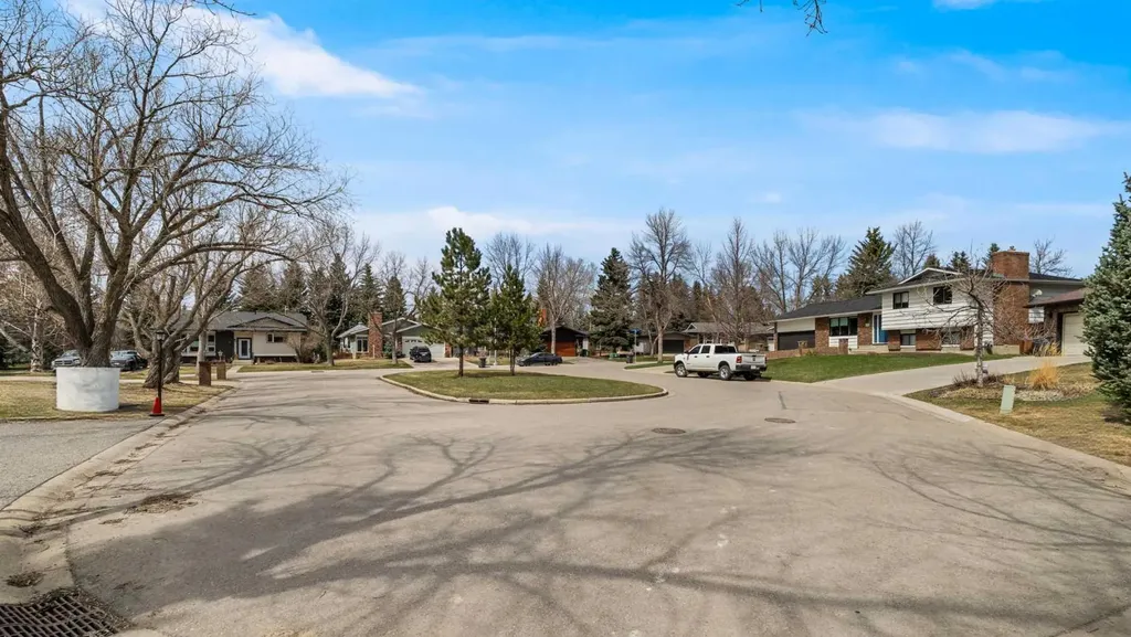 504 Suntree Place Okotoks AB T1S 1B9