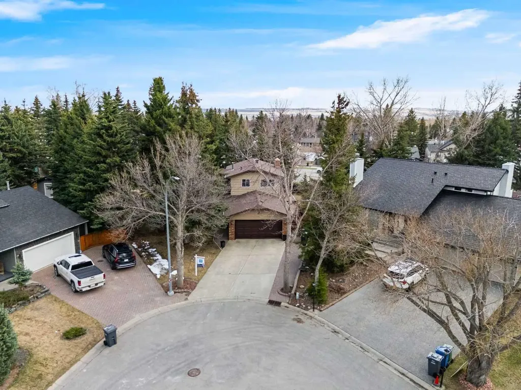 504 Suntree Place Okotoks AB T1S 1B9