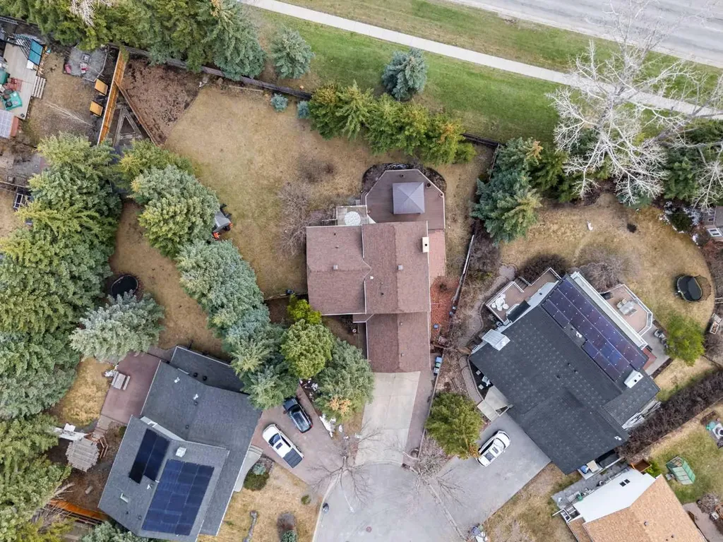 504 Suntree Place Okotoks AB T1S 1B9