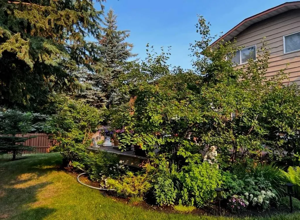 504 Suntree Place Okotoks AB T1S 1B9
