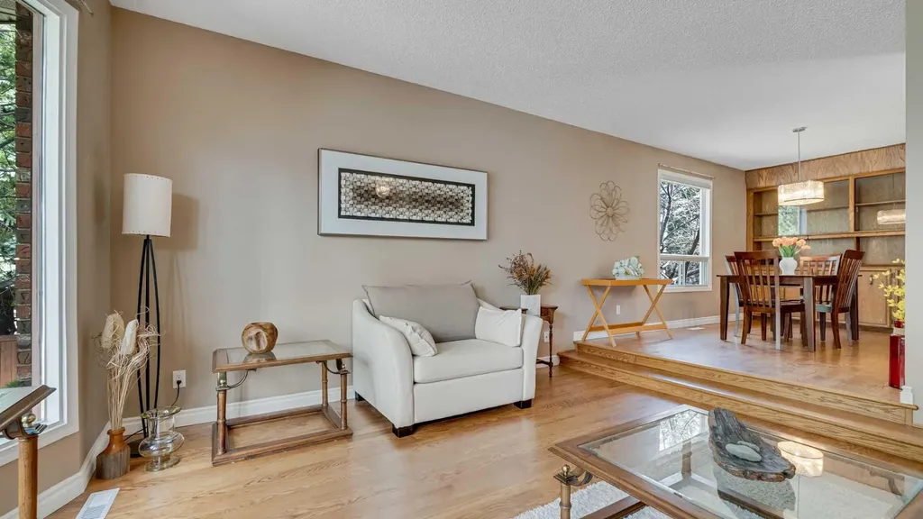 504 Suntree Place Okotoks AB T1S 1B9