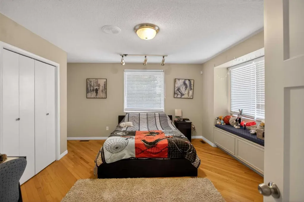 45 Country Lane Drive Rural Rocky View County AB T2P 2G5
