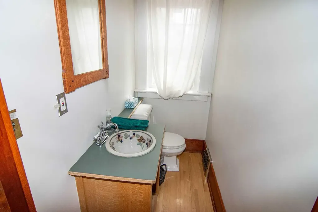 110 Scarboro Avenue SW Calgary AB T3H 2H1