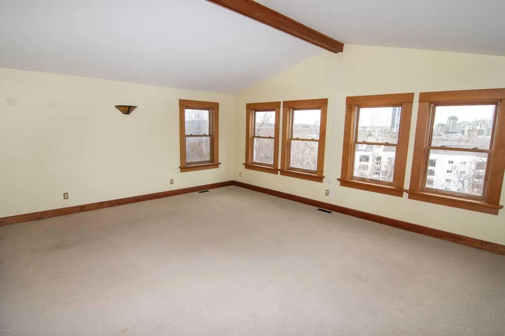 110 Scarboro Avenue SW Calgary AB T3H 2H1