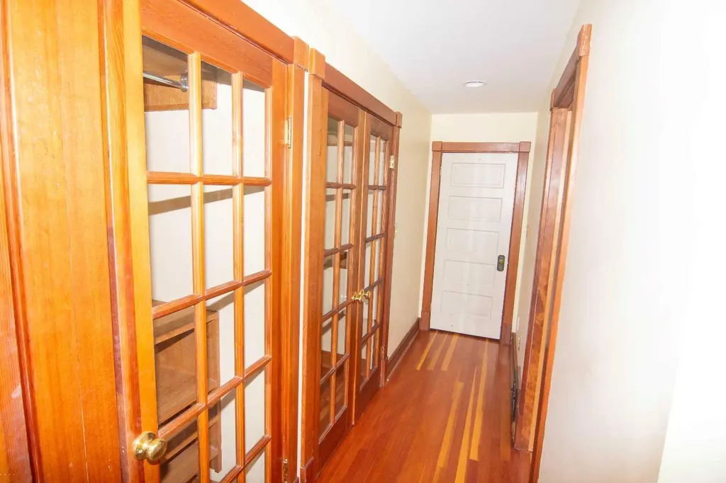 110 Scarboro Avenue SW Calgary AB T3H 2H1