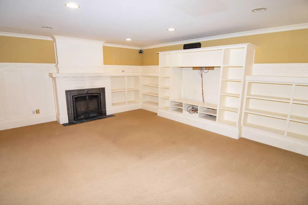 110 Scarboro Avenue SW Calgary AB T3H 2H1