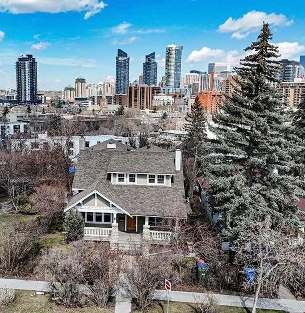 110 Scarboro Avenue SW Calgary AB T3H 2H1