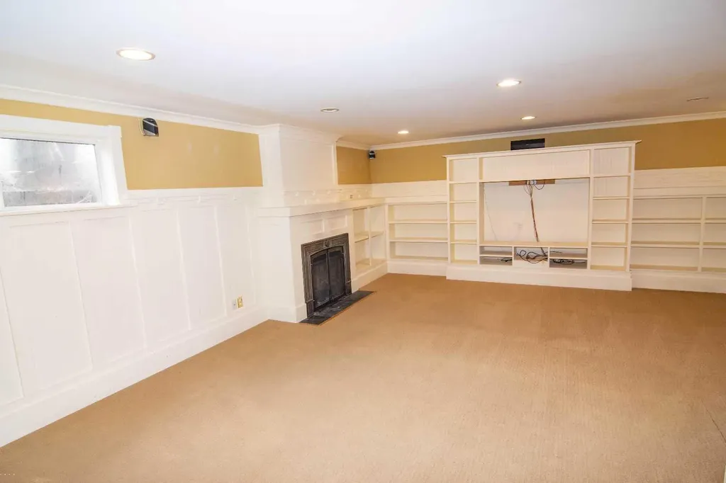 110 Scarboro Avenue SW Calgary AB T3H 2H1